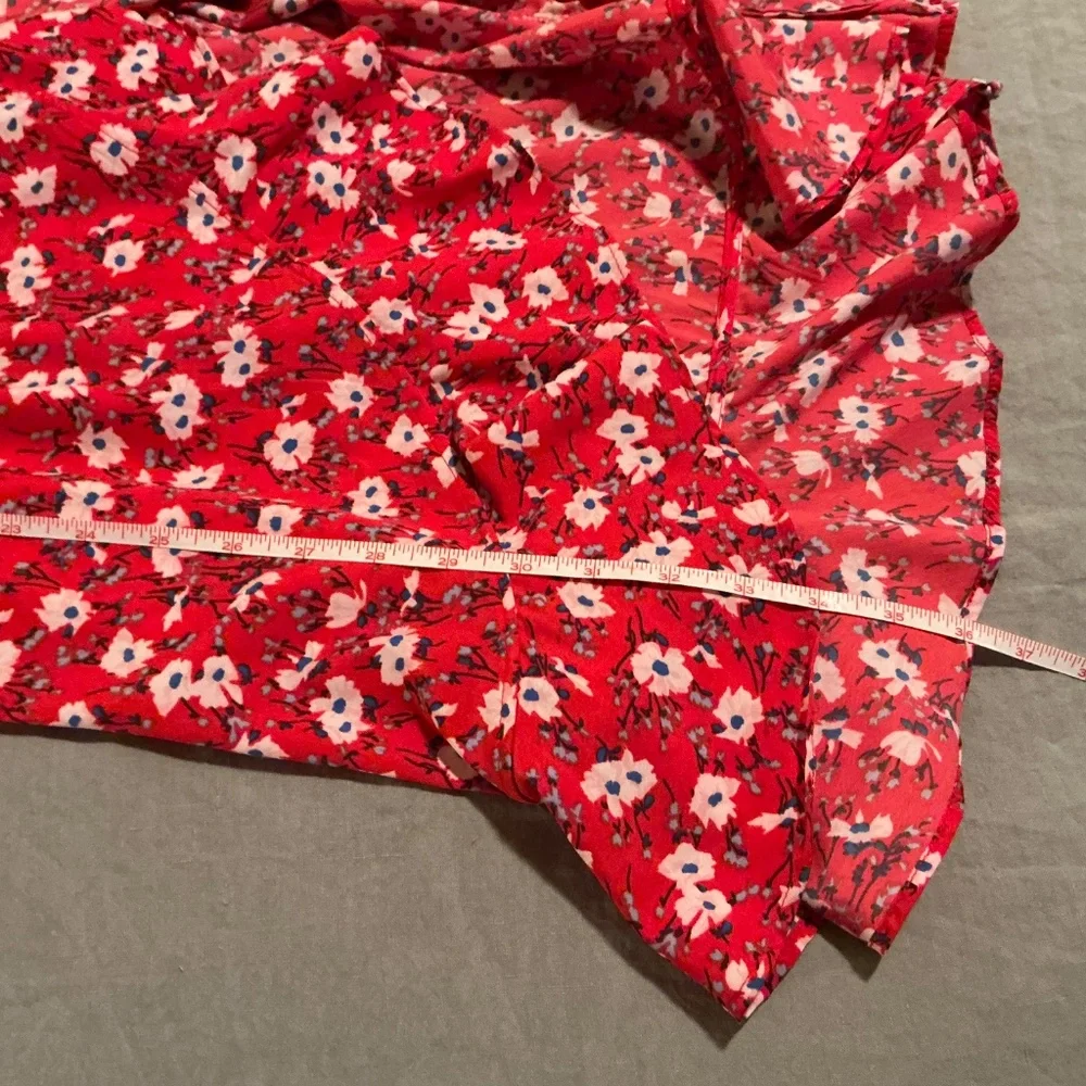 Veto Moda Molly 3/4 sleeve wrap dress in red with floral pattern - Picture 11 of 11
